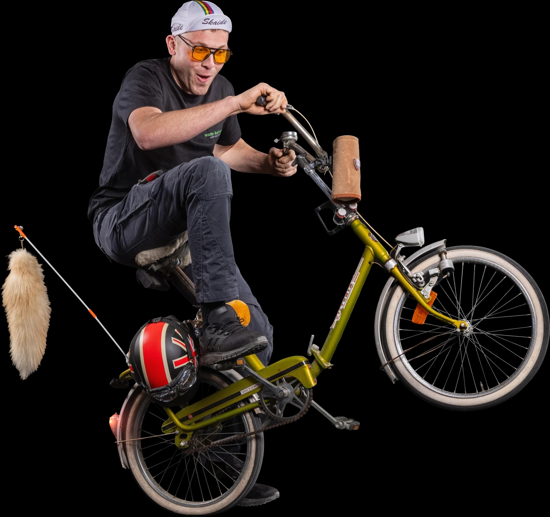 wkm Servicetechniker fährt mit Werkzeug auf einem Fahrrad
