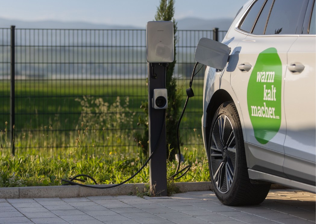 WKM E-Auto an einer Ladestation